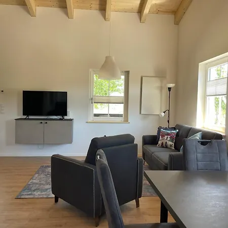 Safarilodge Am Baerwalder Дом отдыха Uhyst